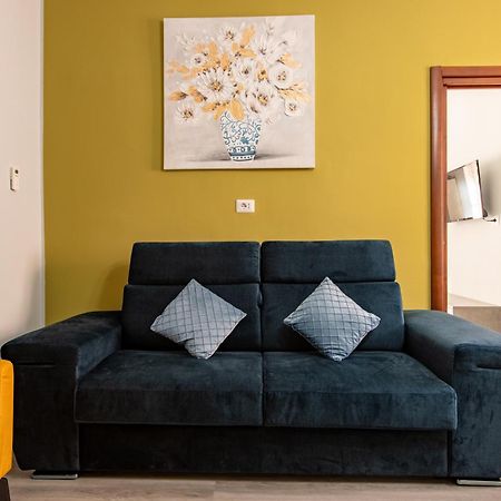 Attico Grand Terrace Daire Alba  Dış mekan fotoğraf